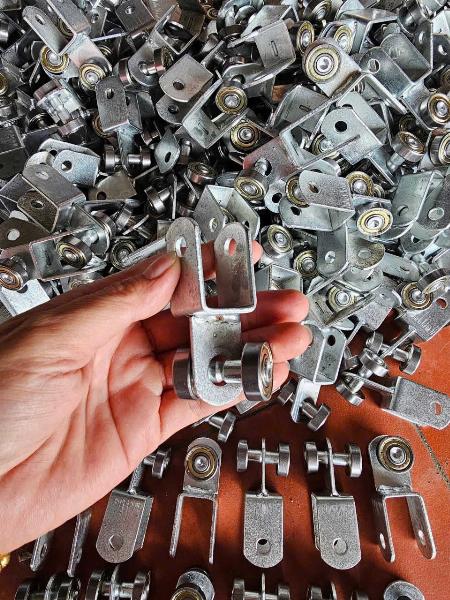 BÁNH XE BẠC SẮT U20